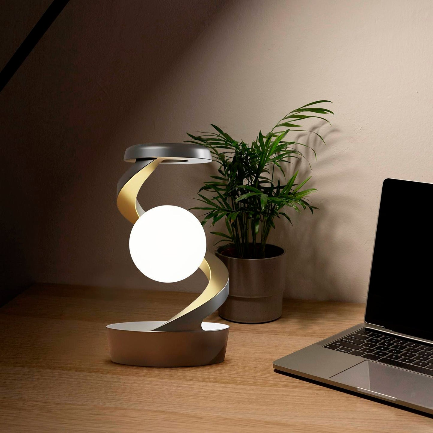 Drehbare Mond-Schreibtischlampe mit kabellosem Ladegerät
